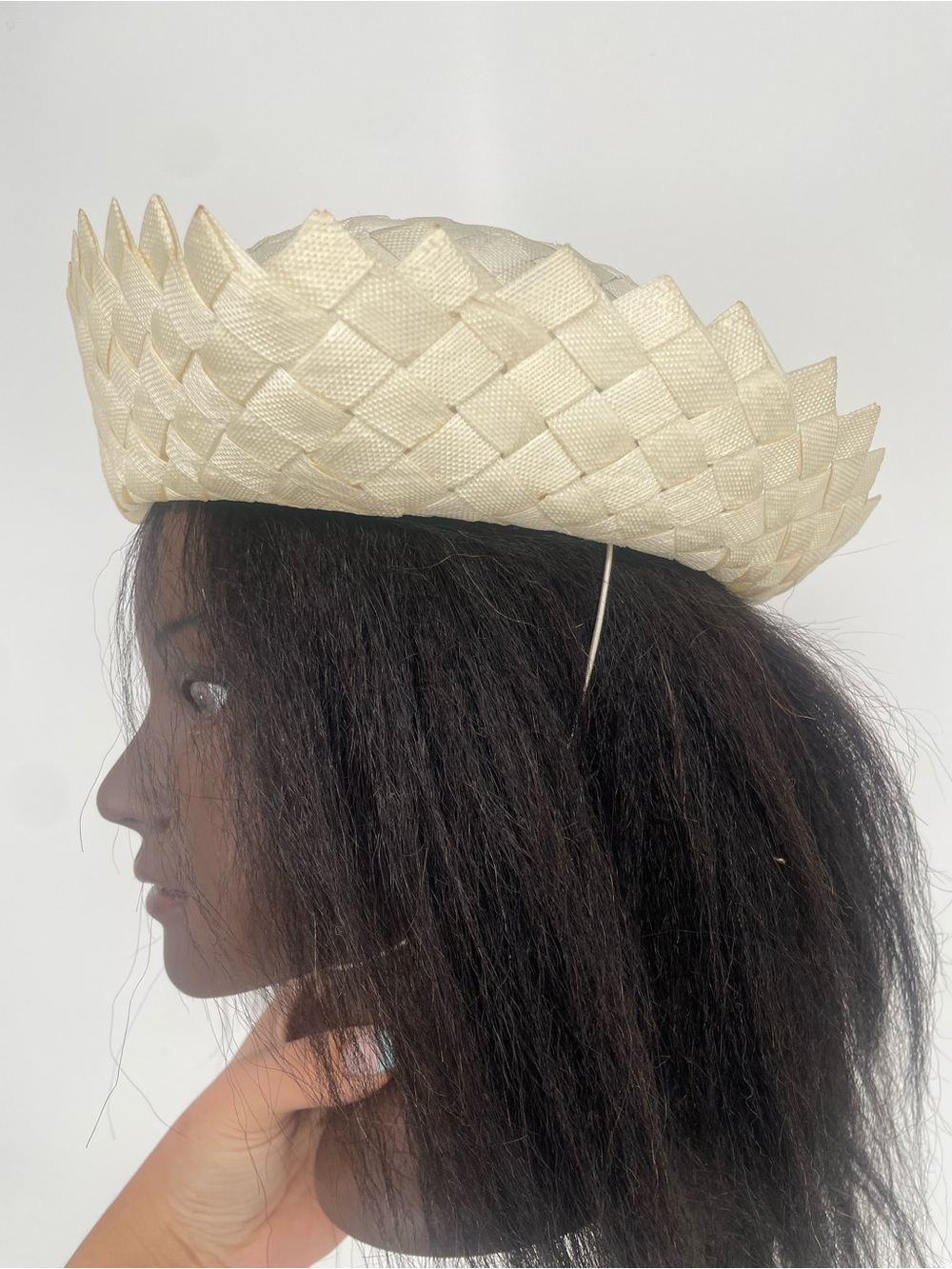 Vintage Cream Off White Woven Straw Hat W Velvet Bow Detail Sunhat Elastic Strap - Picture 8 of 16